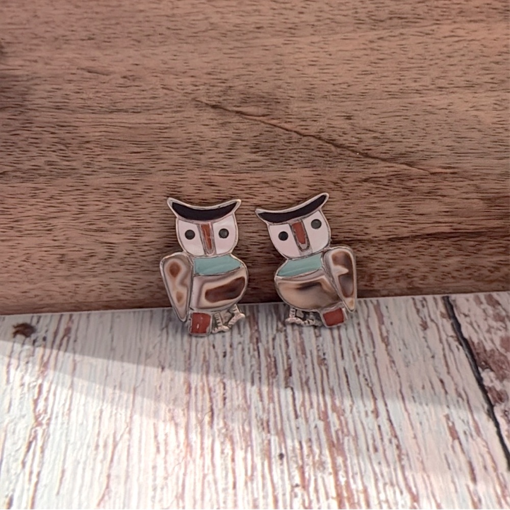 Vintage Native American Zuni Sterling Silver
Natural Stone Inlay owl earrings